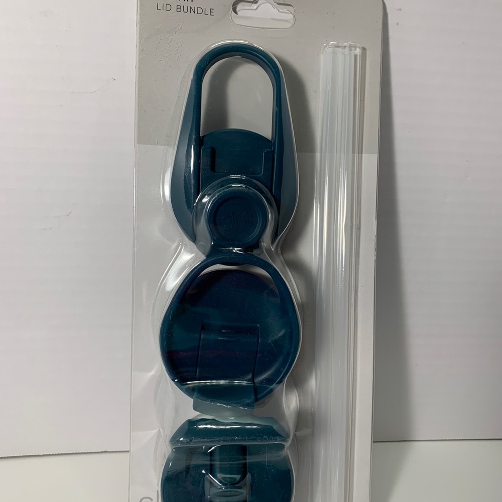 Simply Modern summit water Bottle Lids 3 Pack with handles. The color is Riptide